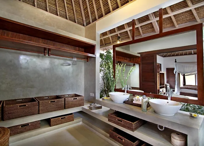Villa Istana Semer: Balinese With Pool & Cook Near Canggu Kerobokan (Bali)