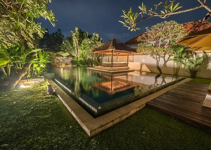 ヴィラ Istana Semer - Balinese Style Private Event Villa, With Large Pool, Gardens And Cook - Near To Canggu & Seminyak ケロボカン