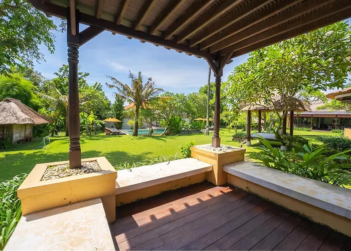 Istana Semer: Balinese With Pool & Cook Near Canggu Villa *