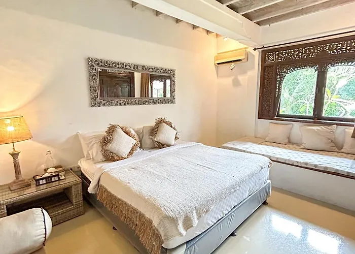 Istana Semer: Balinese With Pool & Cook Near Canggu Villa *