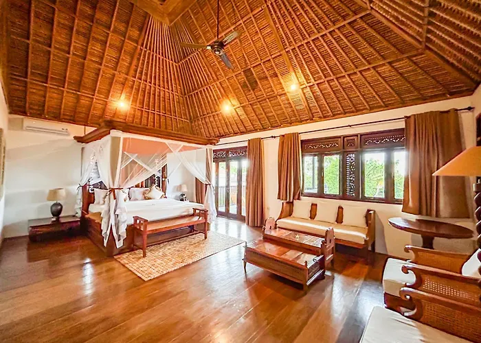 Villa Istana Semer: Balinese With Pool & Cook Near Canggu *