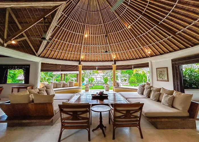 Istana Semer: Balinese With Pool & Cook Near Canggu Villa Kerobokan (Bali)