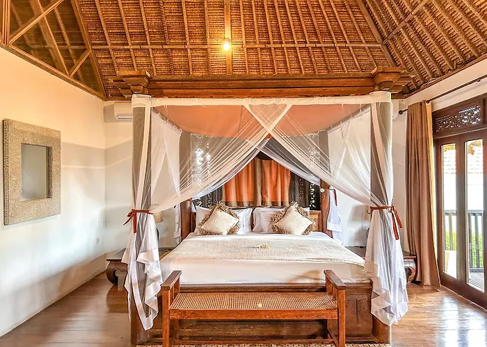 Istana Semer: Balinese With Pool & Cook Near Canggu