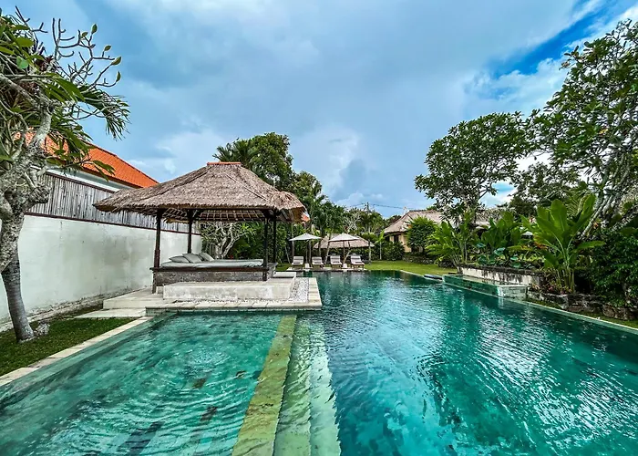 Villa Istana Semer: Balinese With Pool & Cook Near Canggu