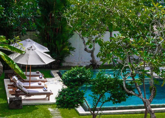 Istana Semer - Balinese Style Private Event Villa, With Large Pool, Gardens And Cook - Near To Canggu & Seminyak
