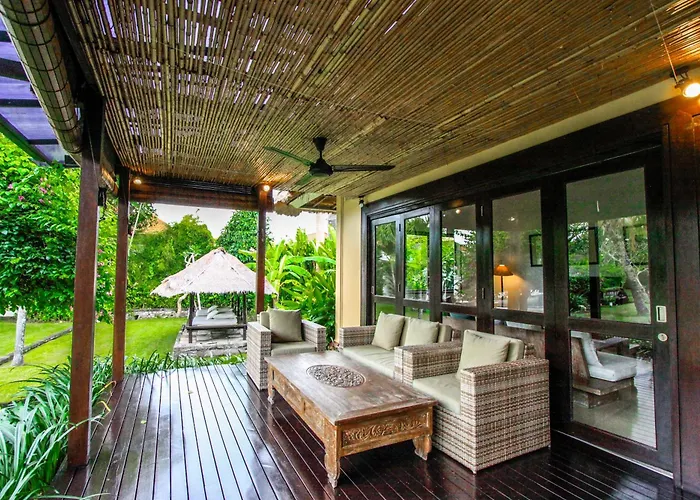 Istana Semer: Balinese With Pool & Cook Near Canggu Villa