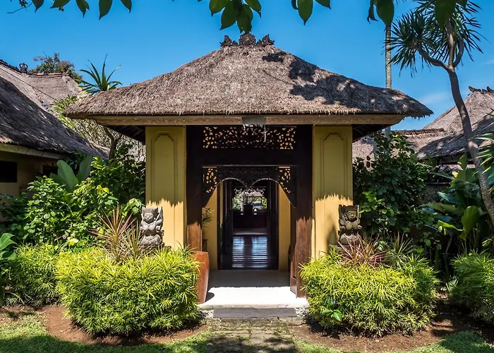 Istana Semer: Balinese With Pool & Cook Near Canggu Villa *